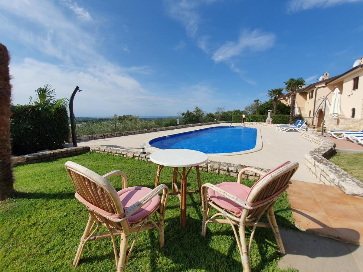 Holiday Home Marina Kaštelir 外观 照片