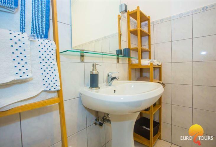 Holiday Home Marina Kaštelir 外观 照片