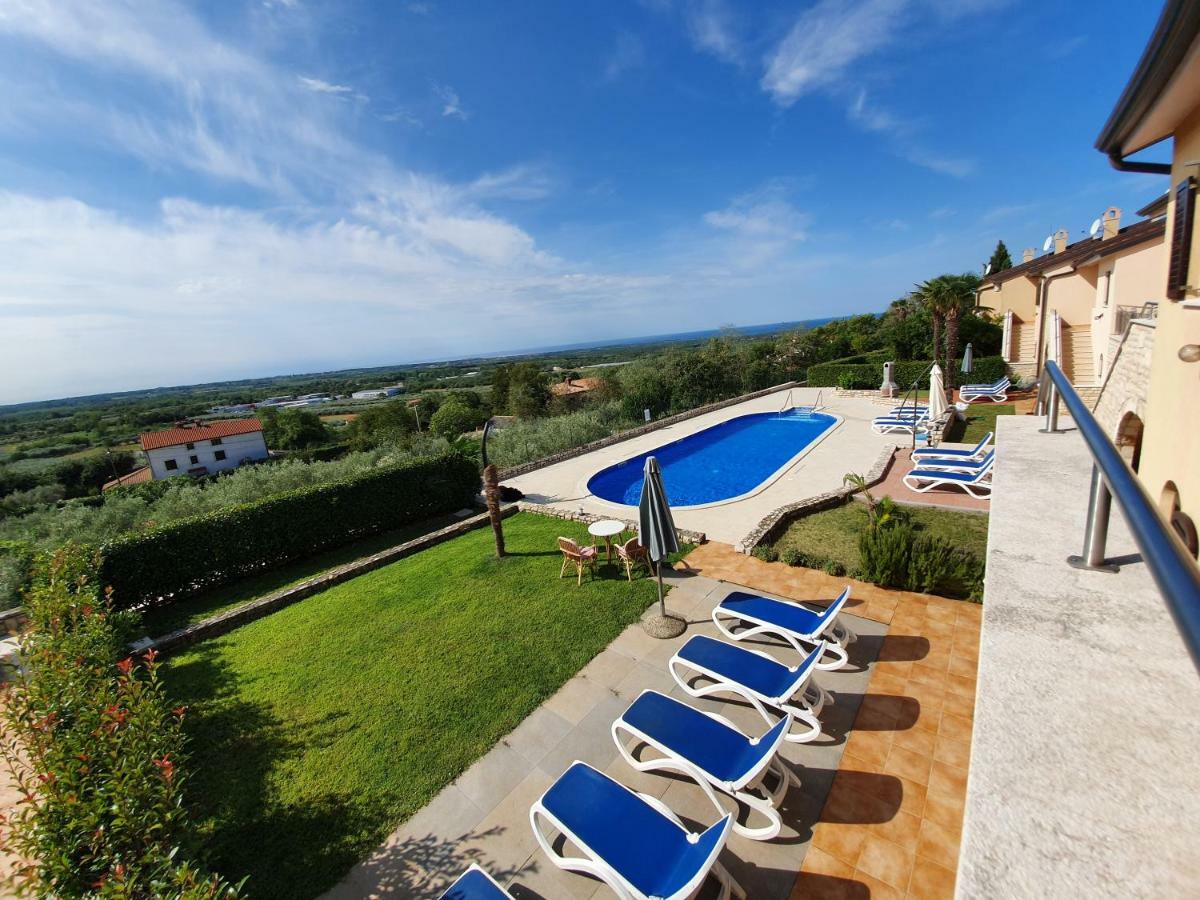 Holiday Home Marina Kaštelir 外观 照片